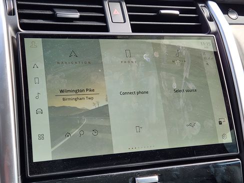 Used 2025 Land Rover Discovery S image 21