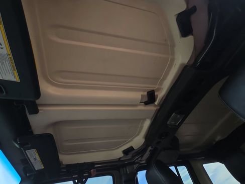Used 2018 Jeep Wrangler Unlimited Sport S AWD/4WD image 30