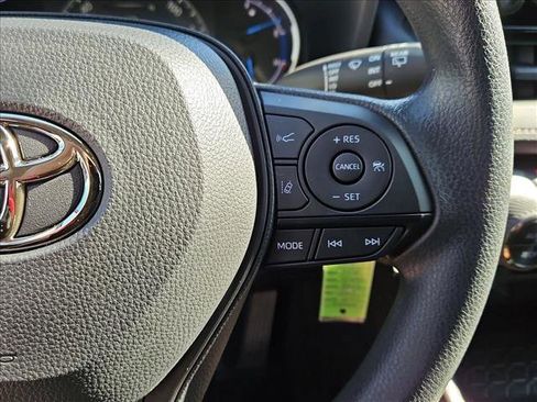 Used 2025 Toyota RAV4 LE image 15