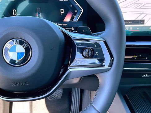 Used 2025 BMW 530i xDrive w/ Premium Package image 27