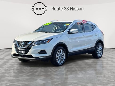 Used 2022 Nissan Rogue Sport SV w/ Technology Package image 2