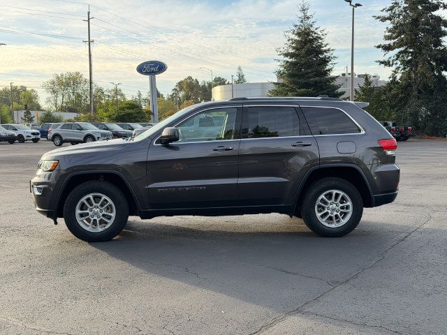 Used 2019 Jeep Grand Cherokee Laredo w/ Security & Convenience Group AWD/4WD image 6