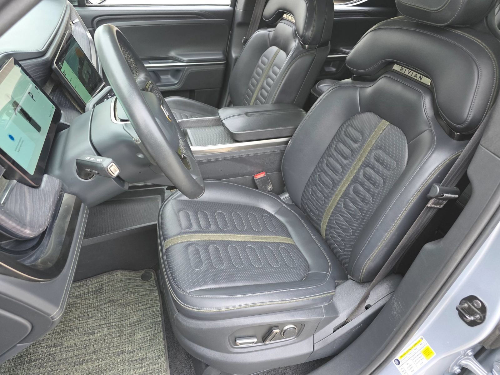 Used 2024 Rivian R1T Adventure Dual AWD/4WD image 16