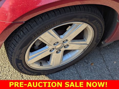 Used 2013 Dodge Avenger SE image 5