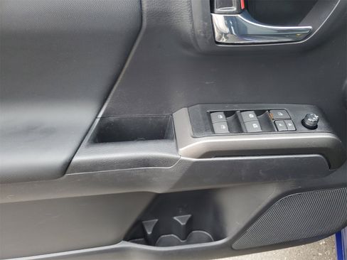 Certified 2023 Toyota Tacoma TRD Off-Road image 19