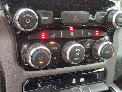 Used 2023 RAM 1500 Big Horn AWD/4WD image 16