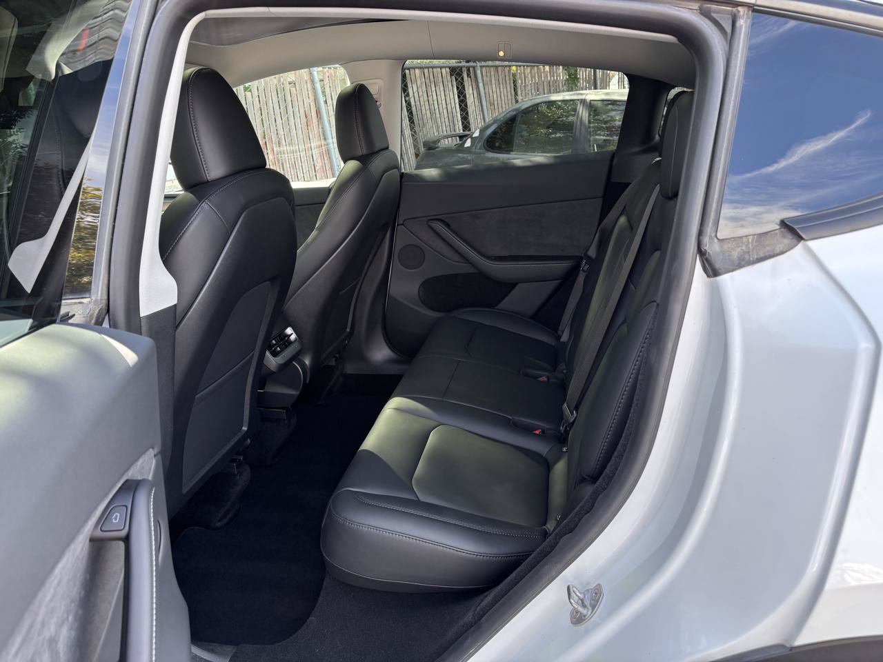 Used 2023 Tesla Model Y Long Range AWD/4WD image 6