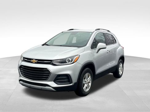 Used 2018 Chevrolet Trax LT w/ LT Convenience Package image 6