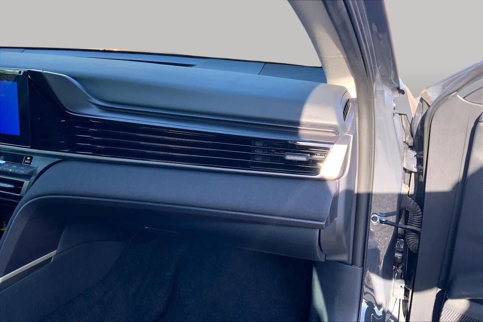 Used 2025 Toyota Camry LE FWD image 19