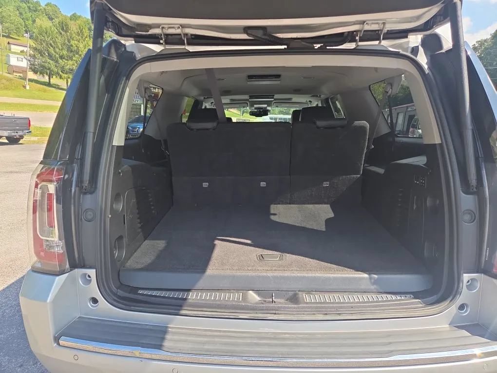Used 2017 GMC Yukon XL Denali w/ Open Road Package AWD/4WD image 13
