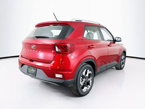 Used 2025 Hyundai Venue SEL image 9