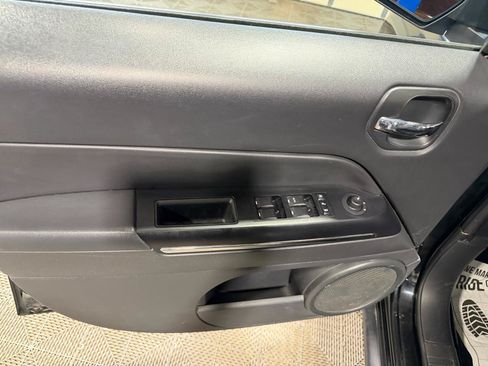 Used 2012 Jeep Patriot Limited w/ Sun/Sound Group AWD/4WD image 25