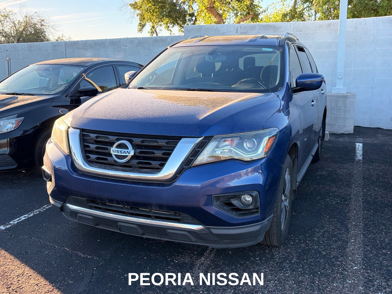 Used 2020 Nissan Pathfinder SV FWD image 1
