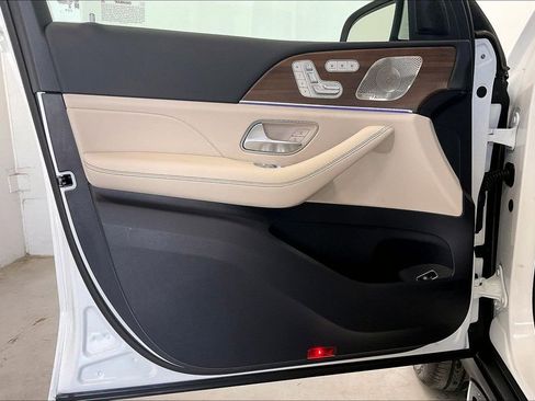 New 2026 Mercedes-Benz GLS 450 4MATIC image 10