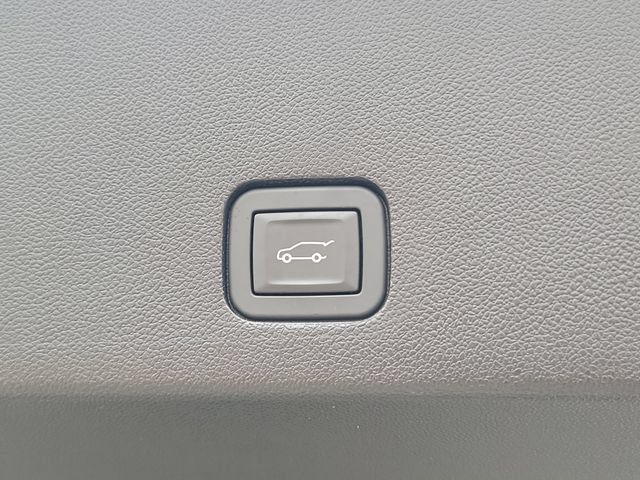 Used 2025 Cadillac XT6 Sport w/ Technology Package AWD/4WD image 28