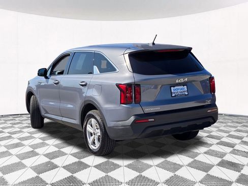 Used 2023 Kia Sorento LX image 23