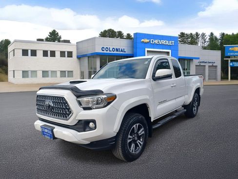 Used 2019 Toyota Tacoma TRD Sport w/ Technology Package image 1