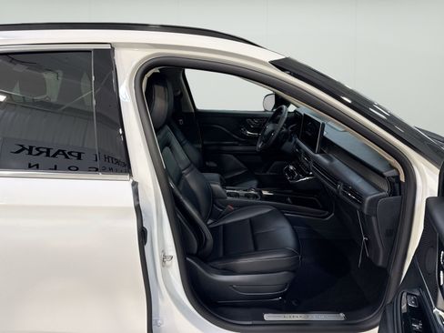 New 2026 Lincoln Corsair Premiere FWD image 28