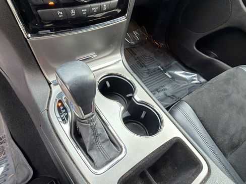 Used 2020 Jeep Grand Cherokee Altitude image 29