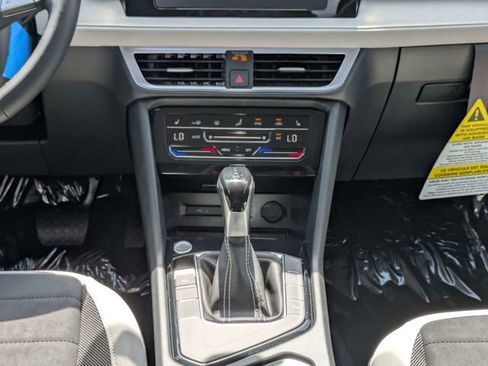 New 2026 Volkswagen Taos SE FWD image 19