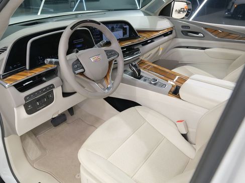 Used 2024 Cadillac Escalade Sport Platinum w/ LPO, ONYX Package image 67