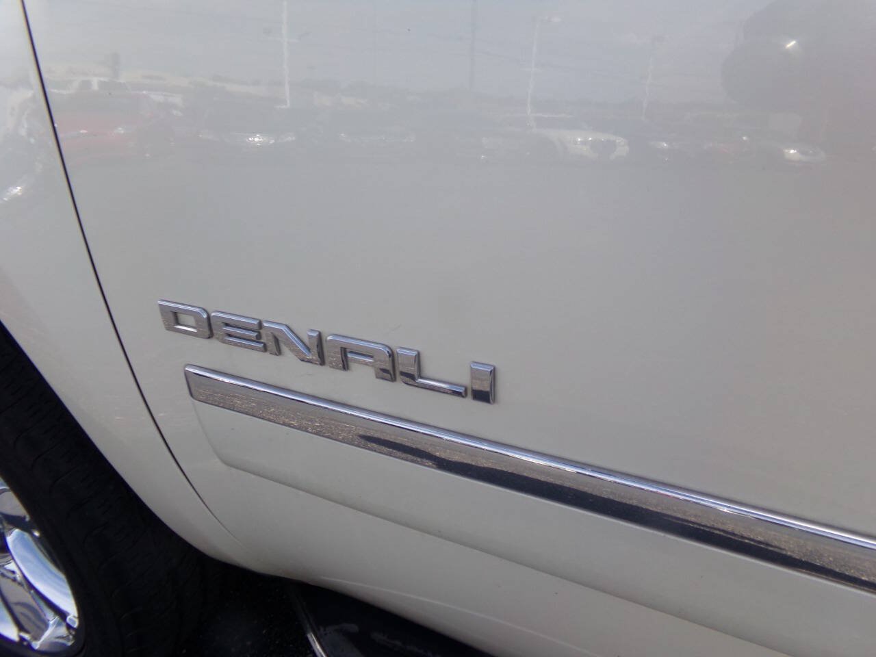 Used 2013 GMC Yukon XL Denali AWD/4WD image 5