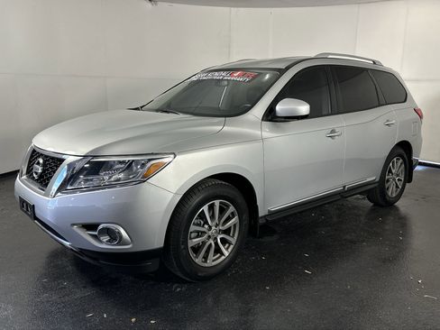 Used 2016 Nissan Pathfinder SL w/ SL Tech Package image 6