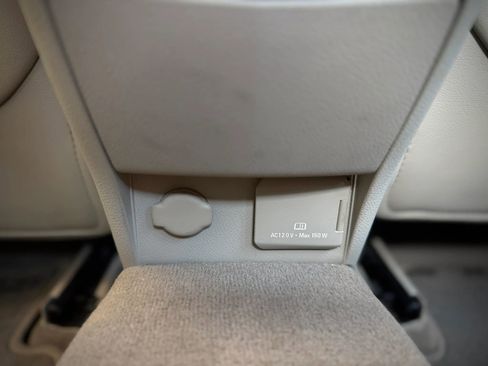 Used 2013 Cadillac XTS Premium image 30