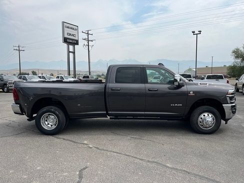 New 2026 RAM 3500 Laramie AWD/4WD image 4