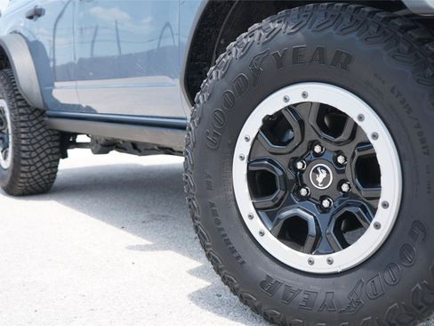 Certified 2023 Ford Bronco Badlands AWD/4WD image 2