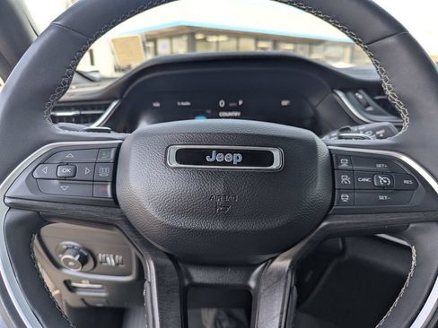 Used 2024 Jeep Grand Cherokee L Limited w/ Luxury Tech Group II AWD/4WD image 25