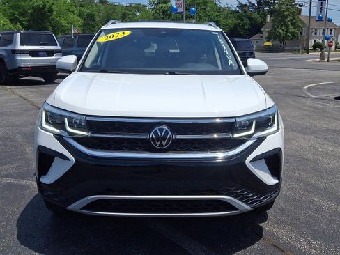 Used 2023 Volkswagen Taos SEL AWD/4WD image 2