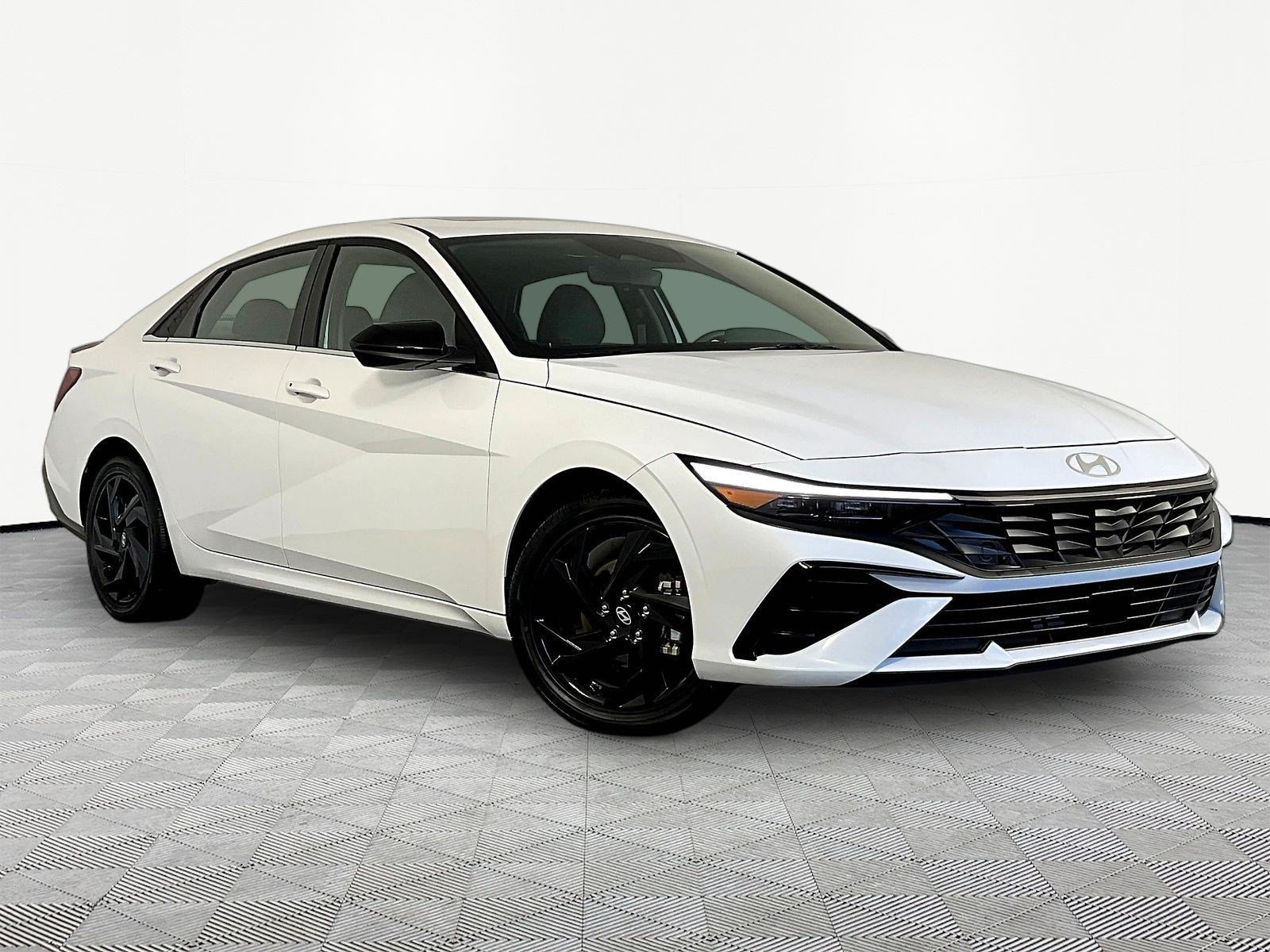 Certified 2026 Hyundai Elantra SEL Sport FWD image 3