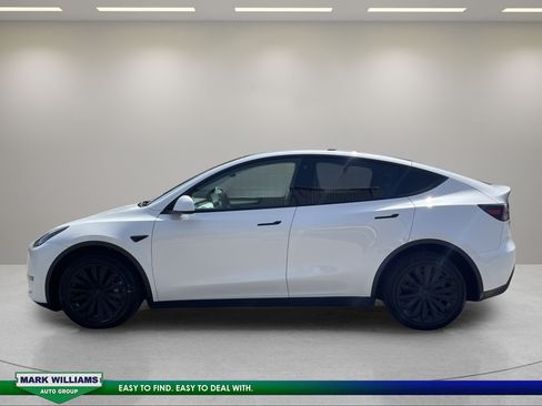 Used 2023 Tesla Model Y Long Range AWD/4WD image 4