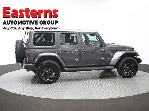 Used 2025 Jeep Wrangler Unlimited Sahara AWD/4WD image 43