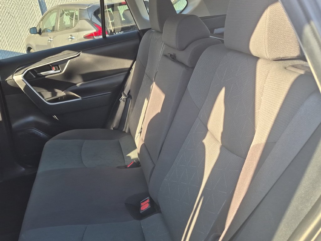 Used 2024 Toyota RAV4 XLE AWD/4WD image 28