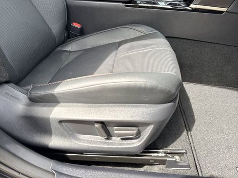 Used 2025 Toyota Camry XLE FWD image 25