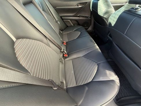 Used 2020 Toyota Camry SE image 32