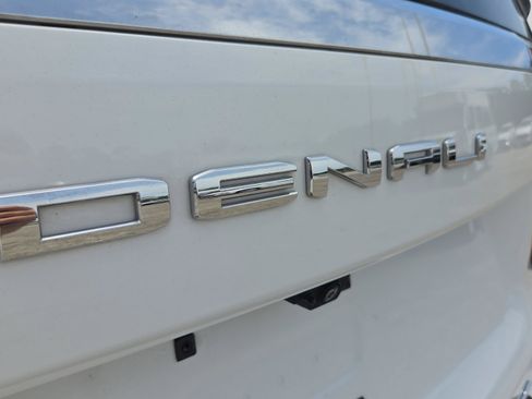 Used 2025 GMC Yukon Denali RWD image 32