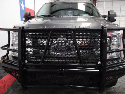 Used 2018 Ford F250 Lariat w/ Lariat Ultimate Package AWD/4WD image 4