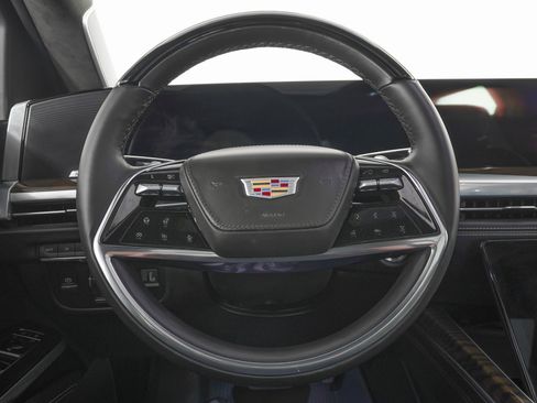 Used 2026 Cadillac Escalade Platinum Sport w/ LPO, ONYX Package image 20