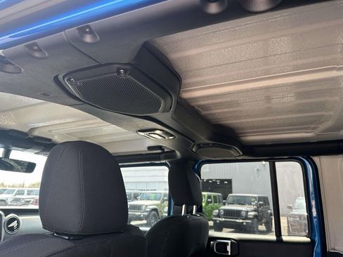 Used 2022 Jeep Wrangler Unlimited Sport AWD/4WD image 14