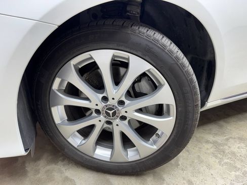 Certified 2019 Mercedes-Benz E 300 4MATIC image 28