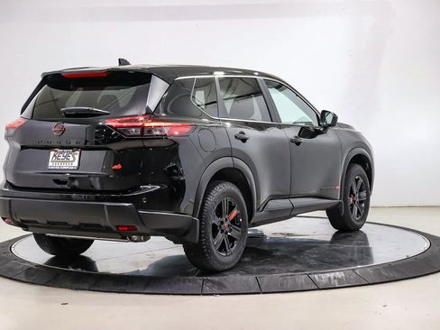 Used 2025 Nissan Rogue SV AWD/4WD image 4