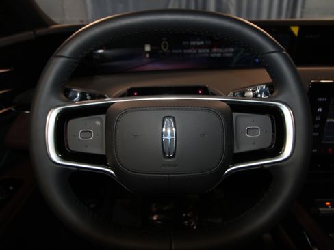 New 2026 Lincoln Nautilus Reserve image 11