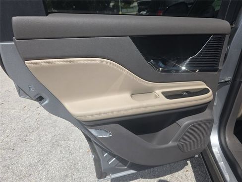 Used 2022 Lincoln Corsair FWD image 8
