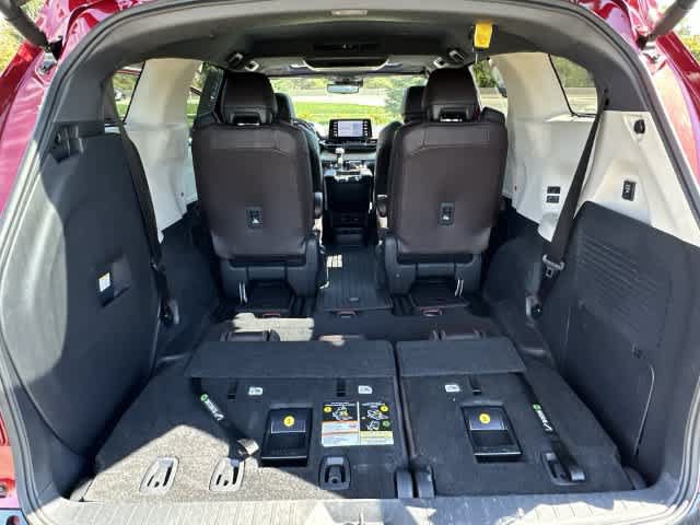 Used 2023 Toyota Sienna Platinum AWD/4WD image 27