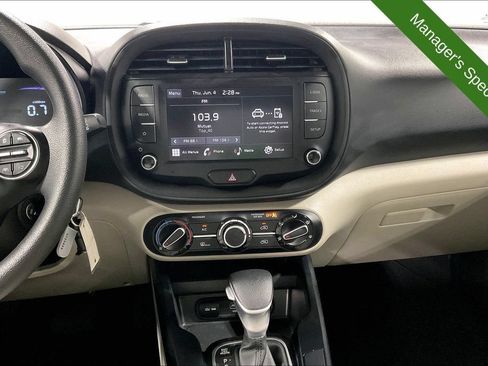 Used 2025 Kia Soul LX w/ LX Technology Package FWD image 7