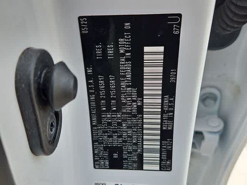 Used 2025 Toyota Corolla Cross L FWD image 29