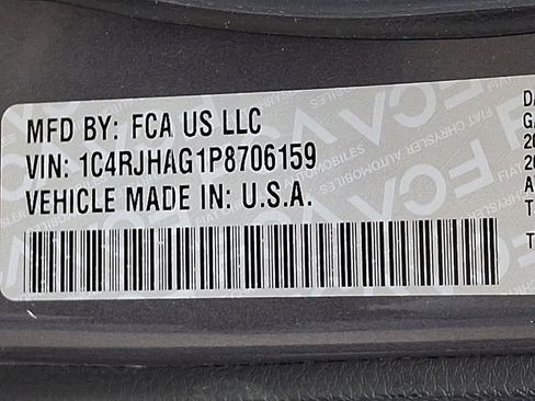 Used 2023 Jeep Grand Cherokee Altitude AWD/4WD image 25